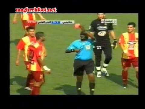 "JS Omrane vs Espérance : Qui arbitre la lutte pour le sommet ?"