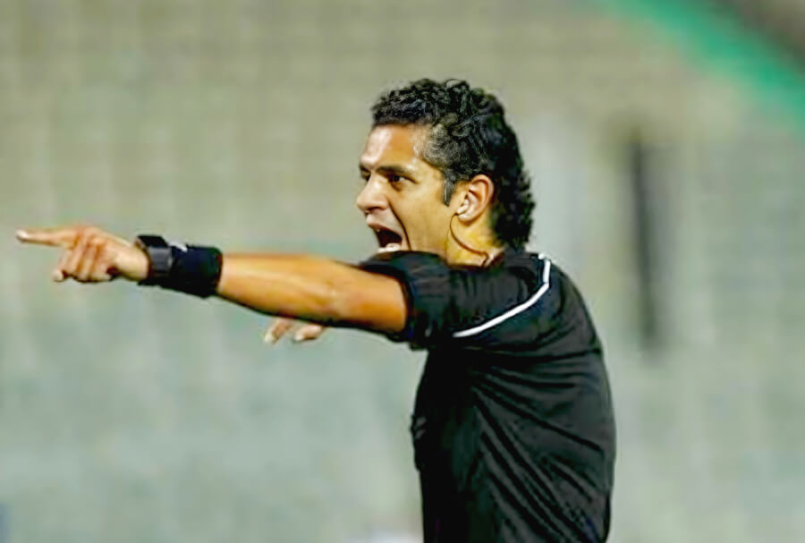 Égyptien Ahmed El Ghandour arbitre EST-JSO en L1 !