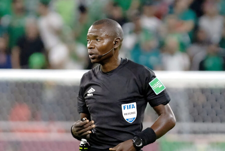 Ndala Ngambo arbitre MSFC - EST en quart de finale CAF !